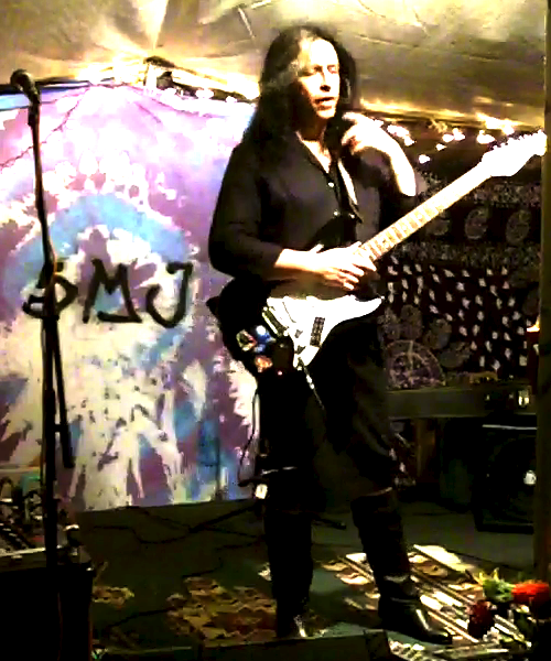 ./ 2011-08-27 21-14 bonze anne Sugar Mountain promopic - trimmed.png